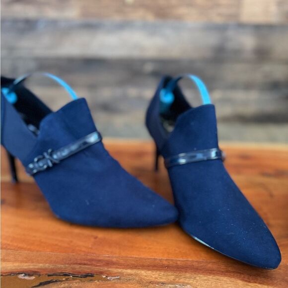Calvin Klein “Jaclyn” Navy Blue Suede Pointed Toe Booties – Size 10 - Picture 3 of 7